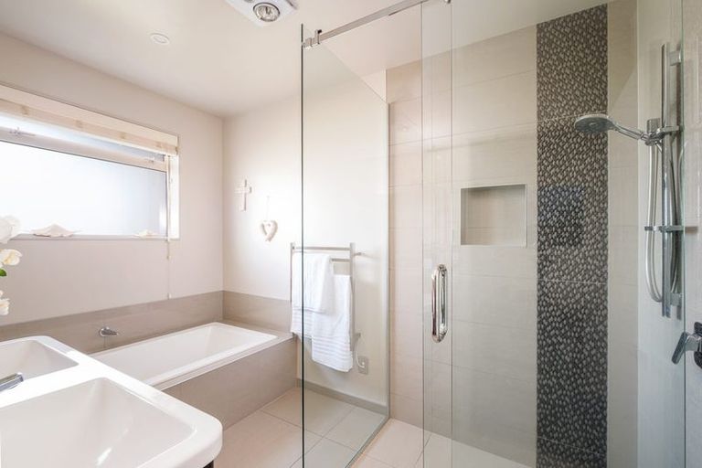 Photo of property in 4 Loeb Place, Rolleston, 7614