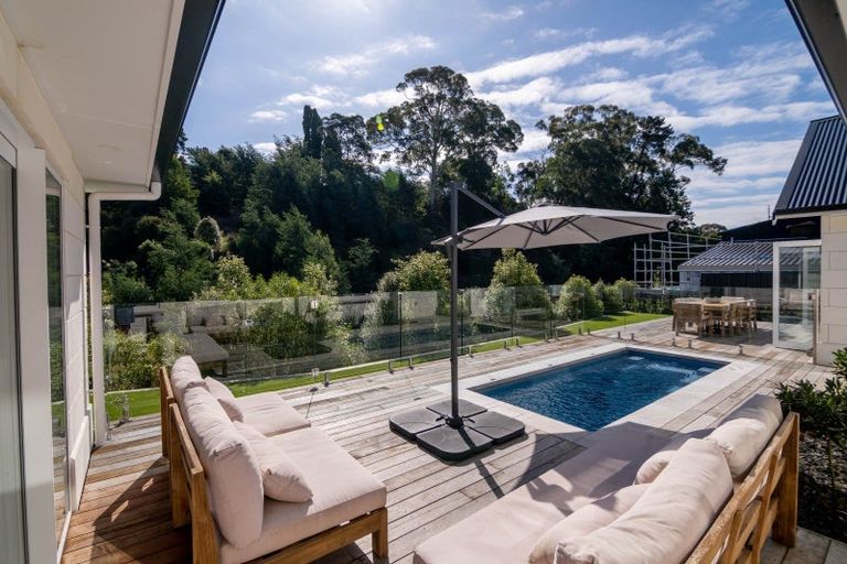 Photo of property in 16 Taruna Place, Havelock North, 4130