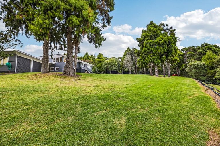 Photo of property in 6 Walker Road, Henderson Valley, Auckland, 0612