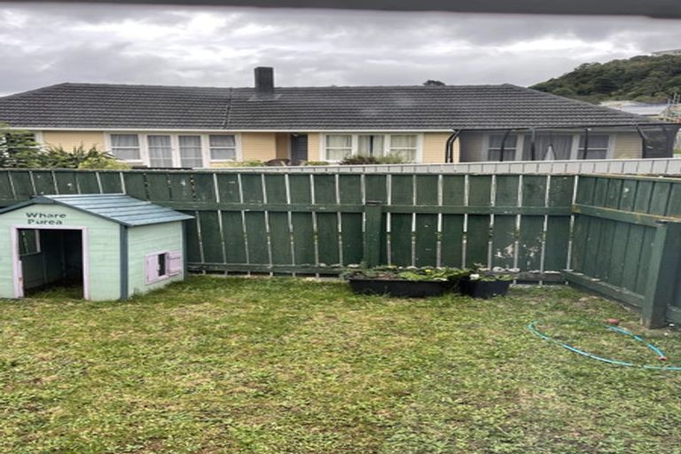 Photo of property in 2/29 Priscilla Crescent, Kingston, Wellington, 6021