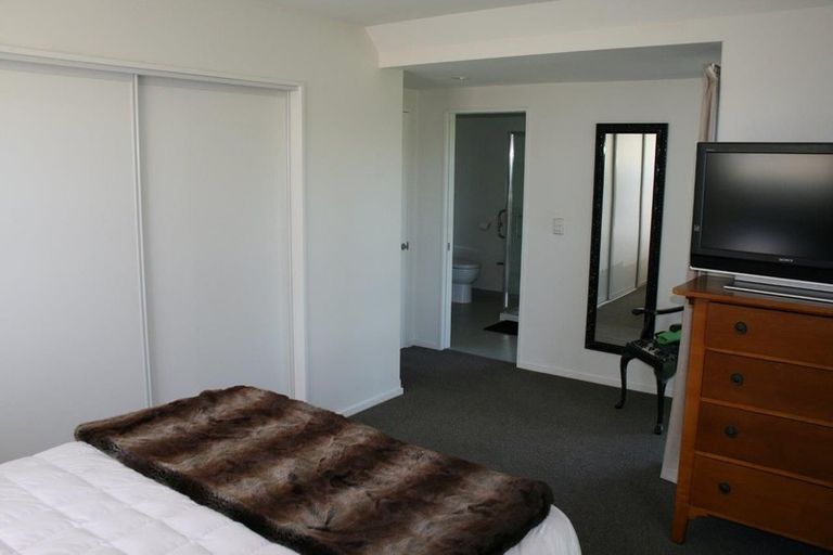 Photo of property in 9b Pavilion Crescent, Hillmorton, Christchurch, 8024