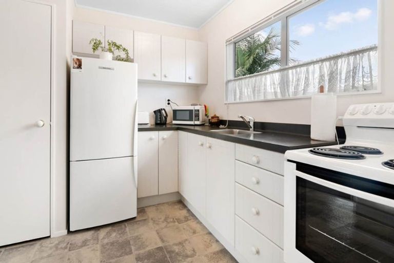 Photo of property in 98d Lakeside Drive, Orewa, 0931