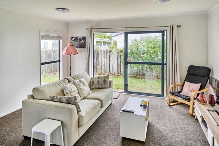 Photo of property in 2/26 Mason Street, Moera, Lower Hutt, 5010