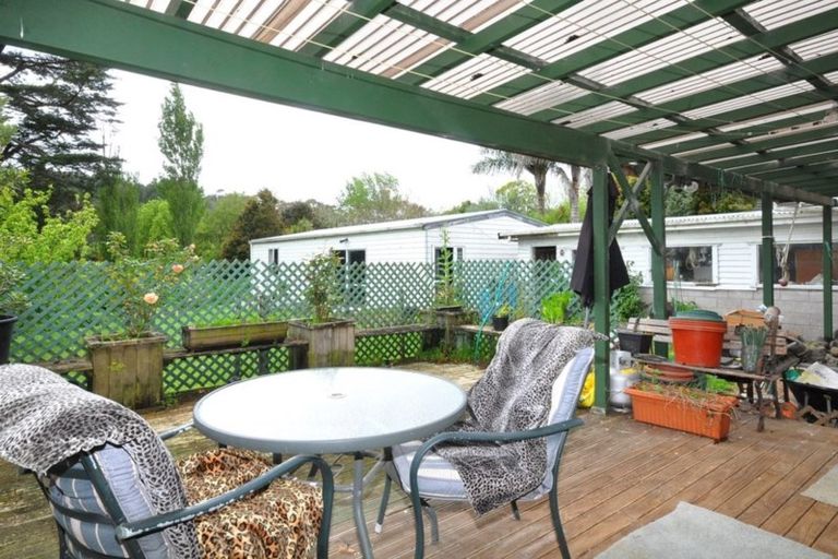 Photo of property in 35 Township Road, Waitakere, Auckland, 0816