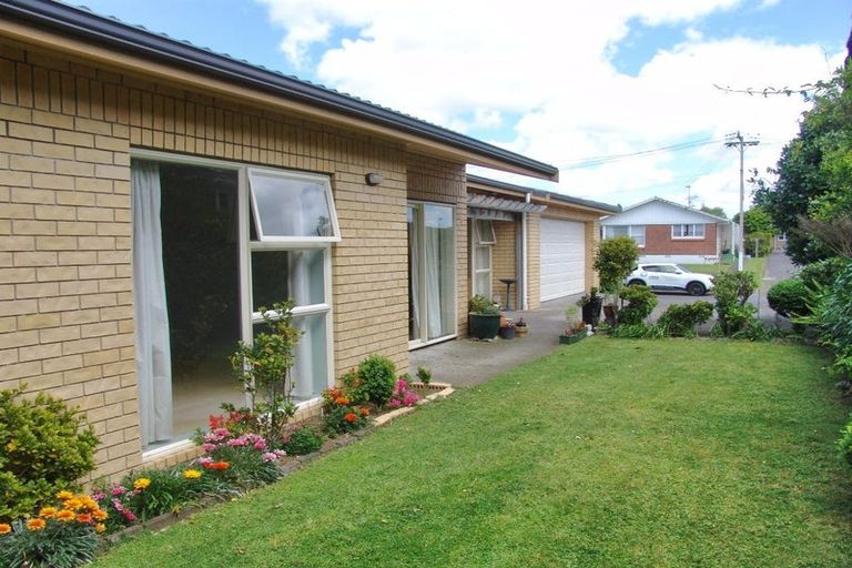 Photo of property in 2a Dinglebank Road, Mount Wellington, Auckland, 1060