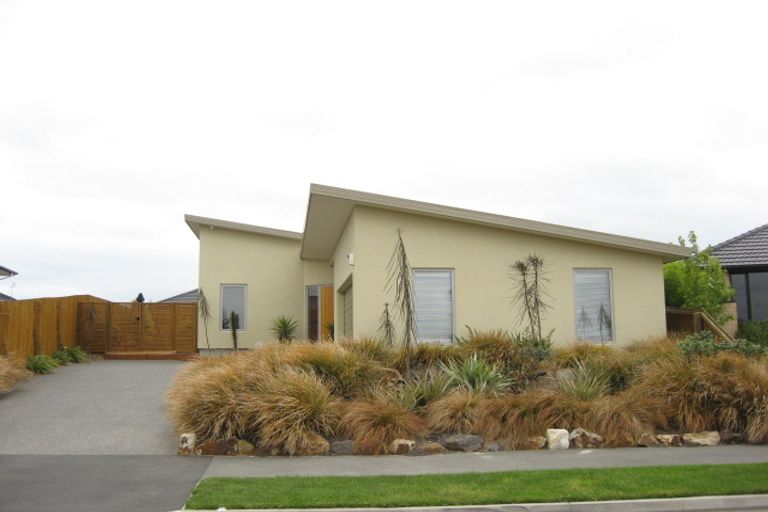 Photo of property in 26 Titirangi Crescent, Parklands, Christchurch, 8083