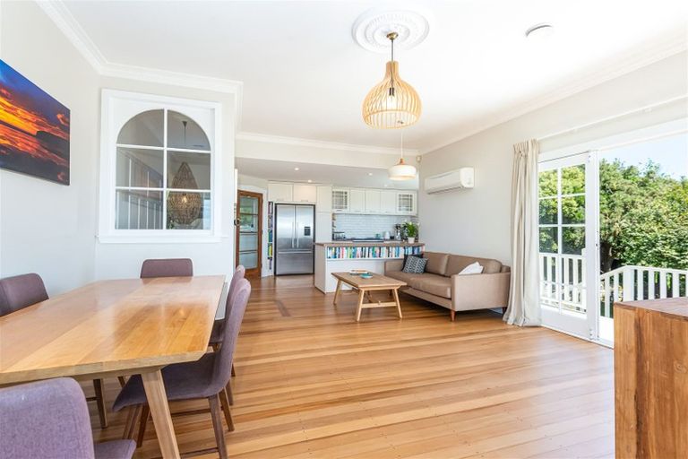 Photo of property in 108 Moncks Spur Road, Redcliffs, Christchurch, 8081