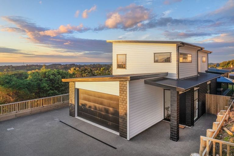 Photo of property in 94 Kotare Street, Waikanae, 5036