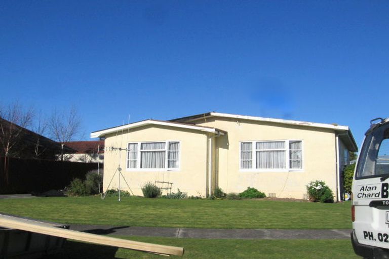Photo of property in 1 Weber Place, Roslyn, Palmerston North, 4414