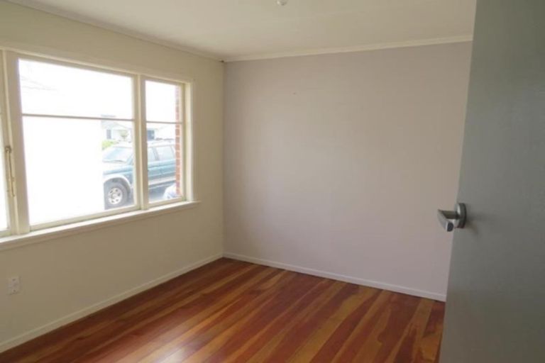 Photo of property in 34 Sackville Street, Fitzroy, New Plymouth, 4312