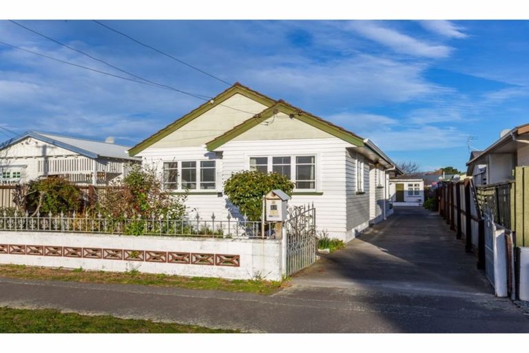 Photo of property in 13 Cradock Street, South New Brighton, Christchurch, 8062