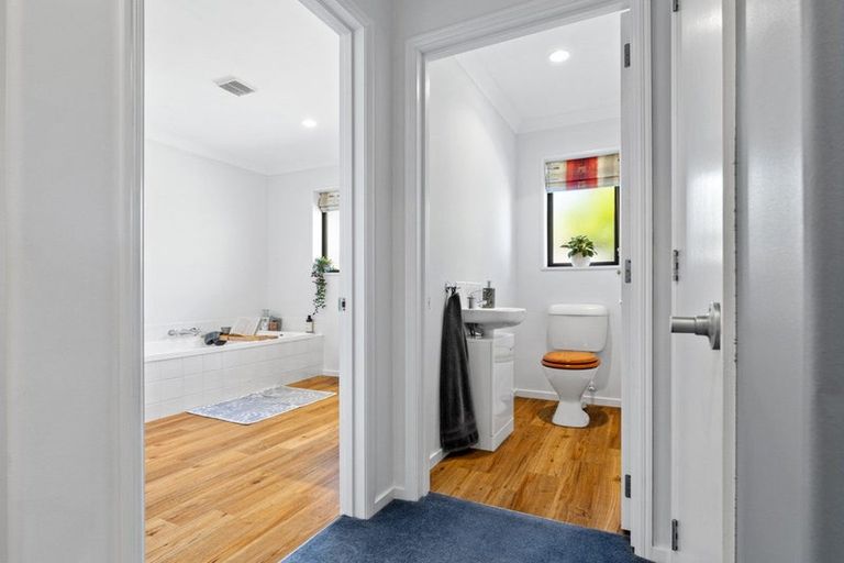 Photo of property in 8 Seclusion Lane, Parklands, Christchurch, 8083