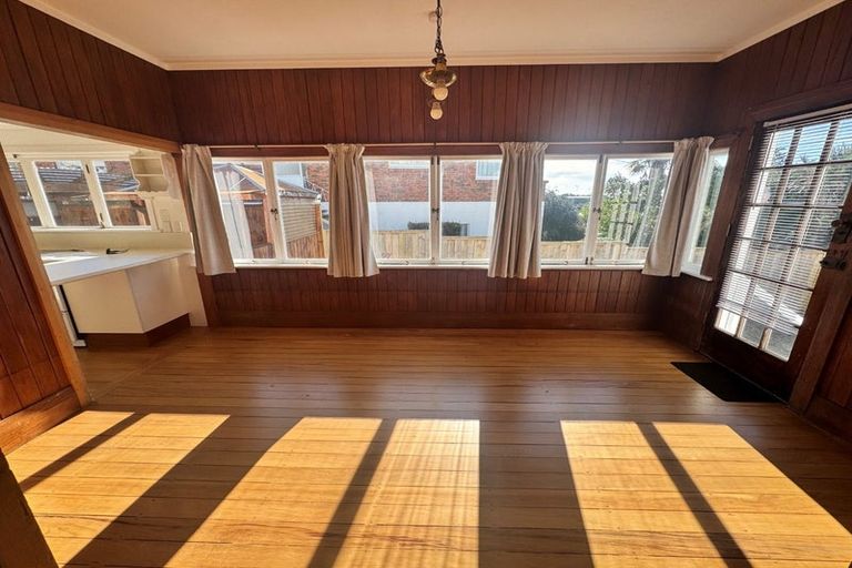 Photo of property in 4a Rewiti Avenue, Takapuna, Auckland, 0622