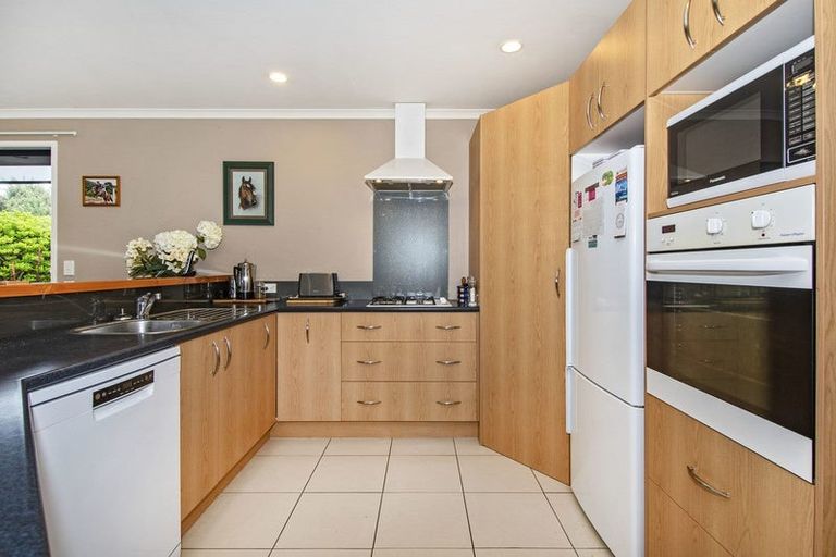 Photo of property in 30 Edkins Road, Kerikeri, 0230