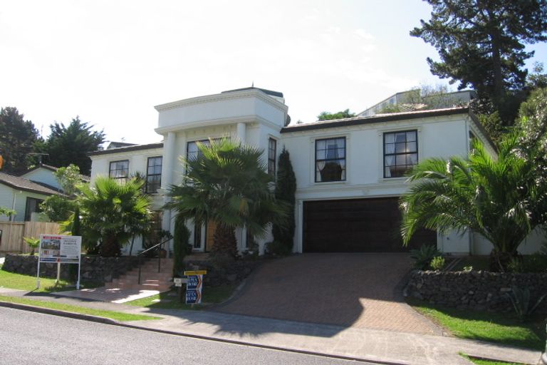 Photo of property in 2/27 Penguin Drive, Murrays Bay, Auckland, 0630