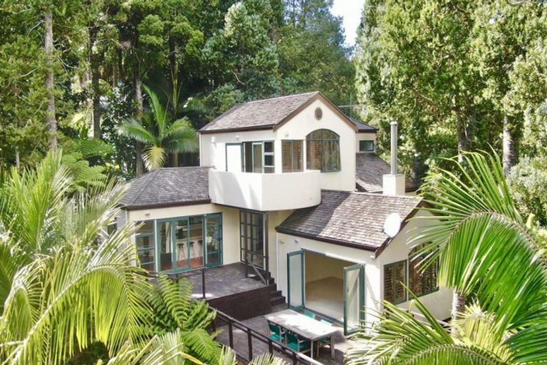 Photo of property in 107 Hadfield Street, Beach Haven, Auckland, 0626