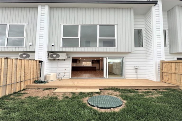 Photo of property in 114 Astley Avenue, New Lynn, Auckland, 0600