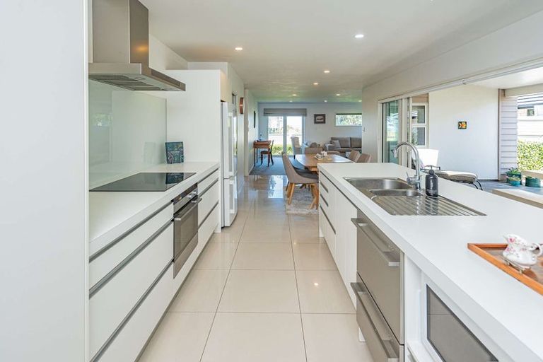 Photo of property in 16 Egmont Street, Patea, 4520