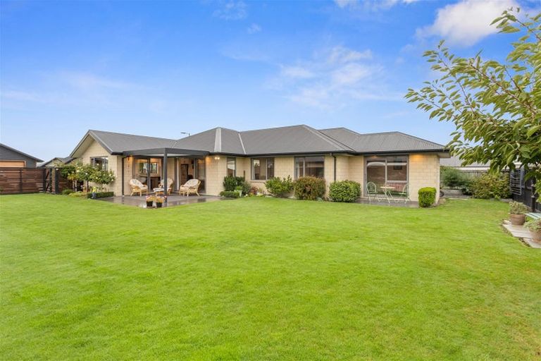 Photo of property in 46 Watkins Drive, Rangiora, 7400