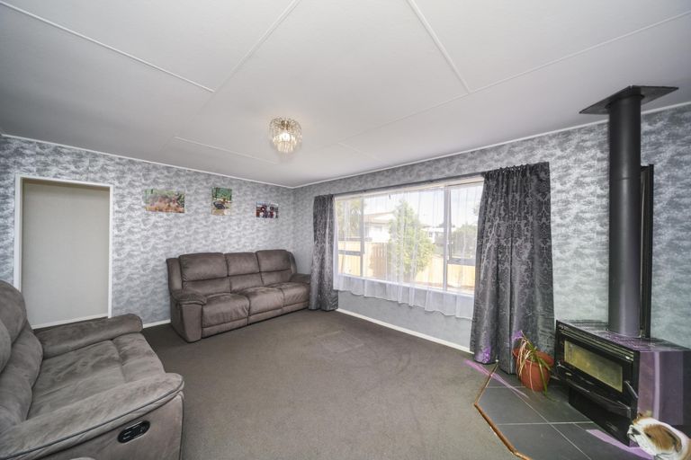 Photo of property in 28 Branigan Parade, Kelvin Grove, Palmerston North, 4414