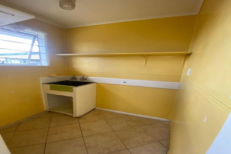 Photo of property in 52 Hobart Crescent, Wattle Downs, Auckland, 2103