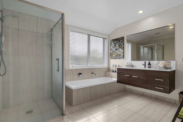 Photo of property in 30 Hamon Place, Pukehangi, Rotorua, 3015