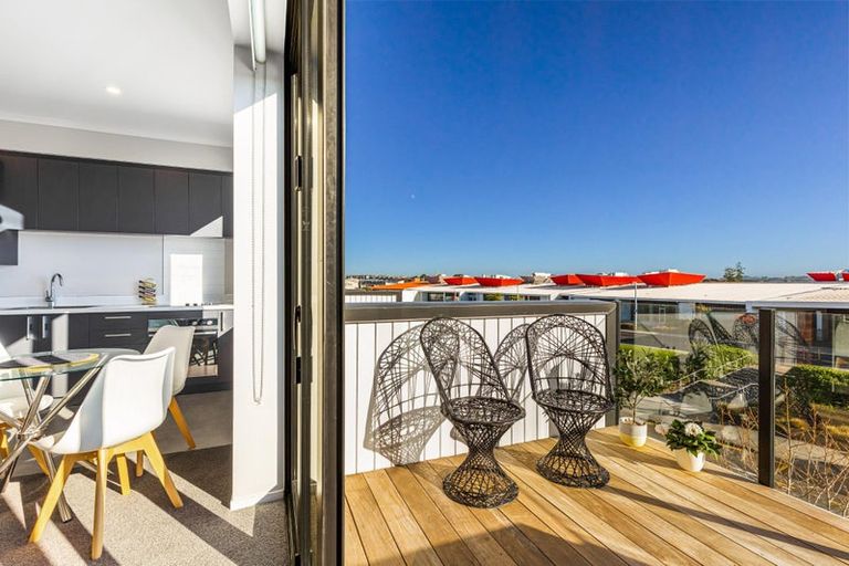 Photo of property in 6/7 Uku Lane, Hobsonville, Auckland, 0616