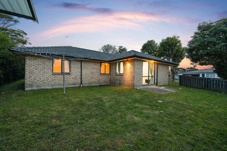 Photo of property in 29 Woodbank Drive, Glen Eden, Auckland, 0602