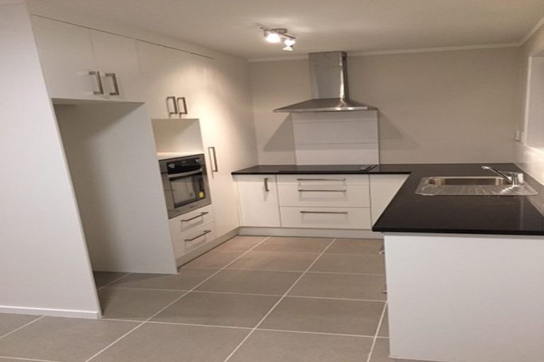 Photo of property in 2/282 Pakuranga Road, Pakuranga Heights, Auckland, 2010