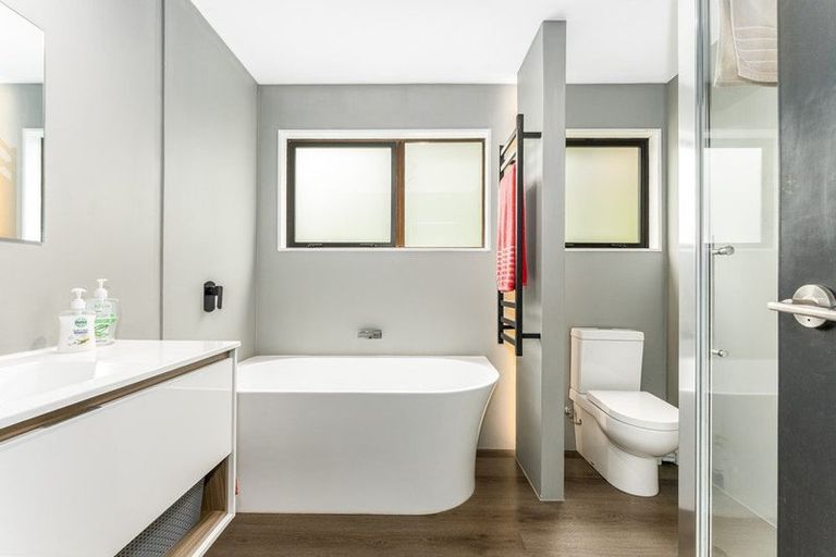 Photo of property in 28 Peterhouse Street, Tawa, Wellington, 5028