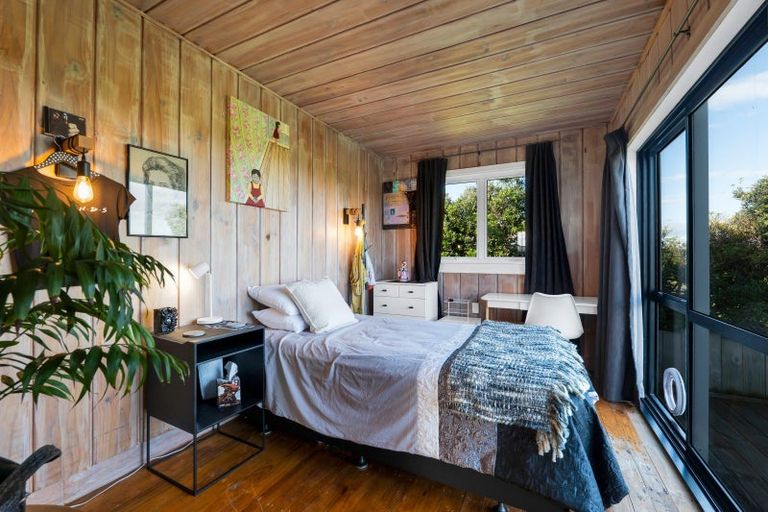 Photo of property in 11 Hector Place, Opunake, 4616