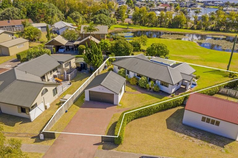 Photo of property in 188 Vista Paku, Pauanui, Hikuai, 3579