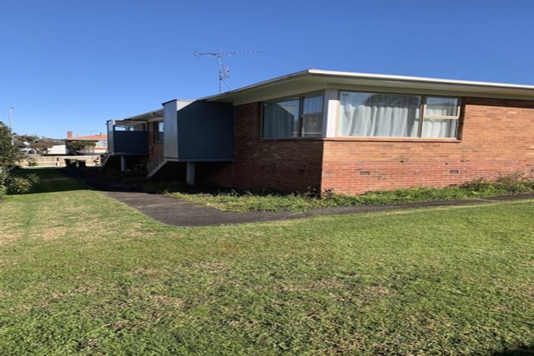 Photo of property in 2/34 Portadown Avenue, Pakuranga Heights, Auckland, 2010