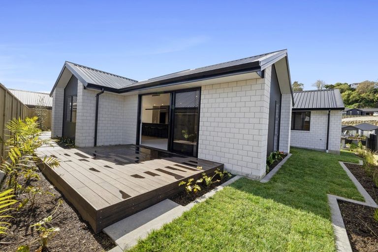 Photo of property in 35 Sycamore Grove, Lower Vogeltown, New Plymouth, 4310