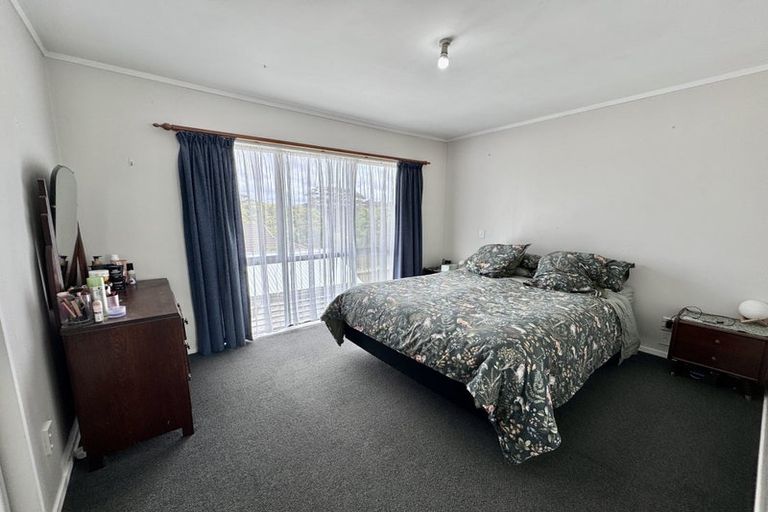 Photo of property in 6 Garcia Place, West Harbour, Auckland, 0618