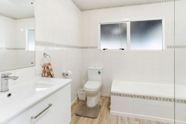 Photo of property in 36 Whitby Avenue, Whitianga, 3510