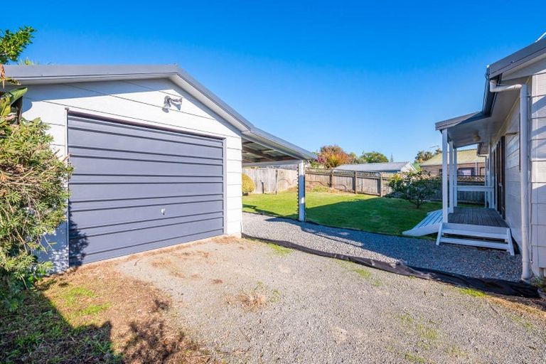 Photo of property in 66 Queens Road, Waikanae Beach, Waikanae, 5036