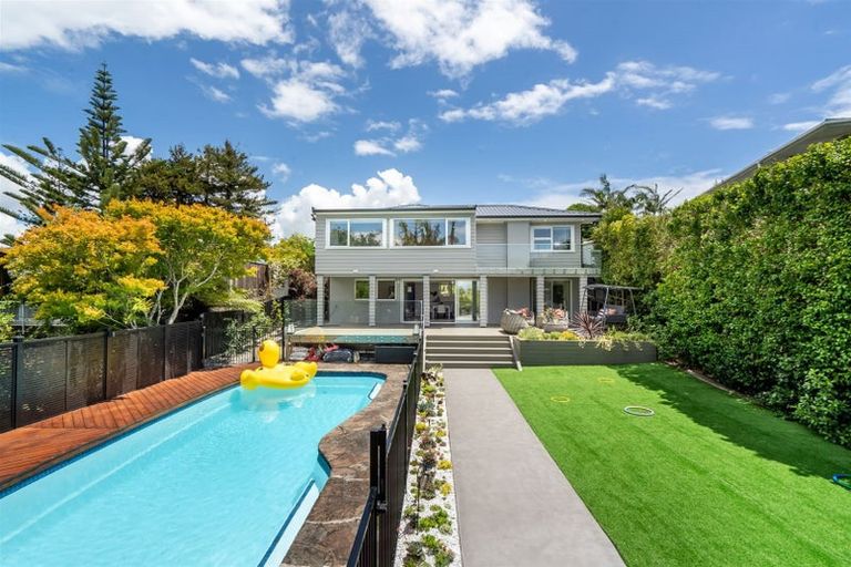 Photo of property in 8 Sandford Street, Campbells Bay, Auckland, 0630