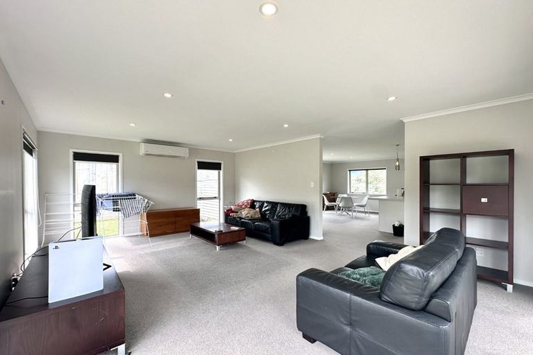 Photo of property in 6 Cory Jane Grove, Riverstone Terraces, Upper Hutt, 5018