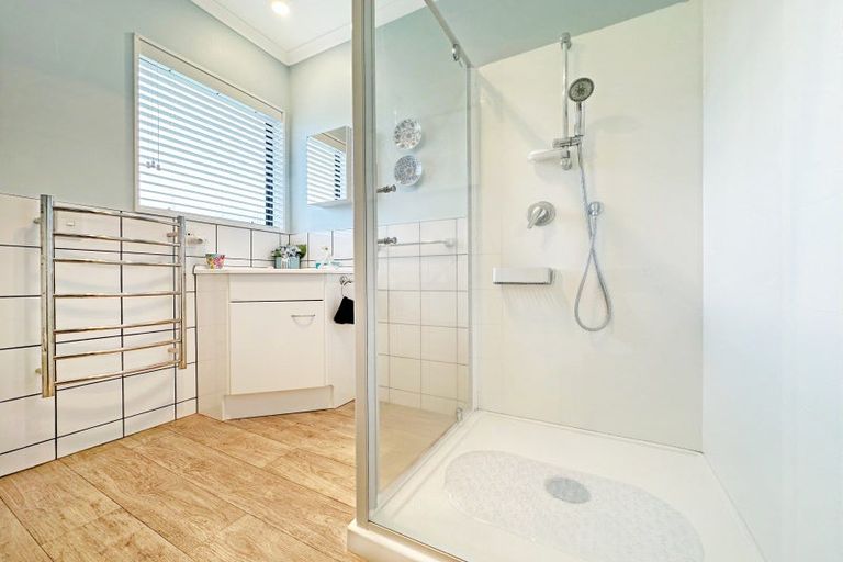 Photo of property in 2 Yasmin Lane, Kinloch, Taupo, 3377