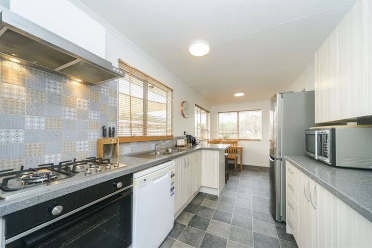 Photo of property in 77 Kaimanawa Street, Kelvin Grove, Palmerston North, 4414