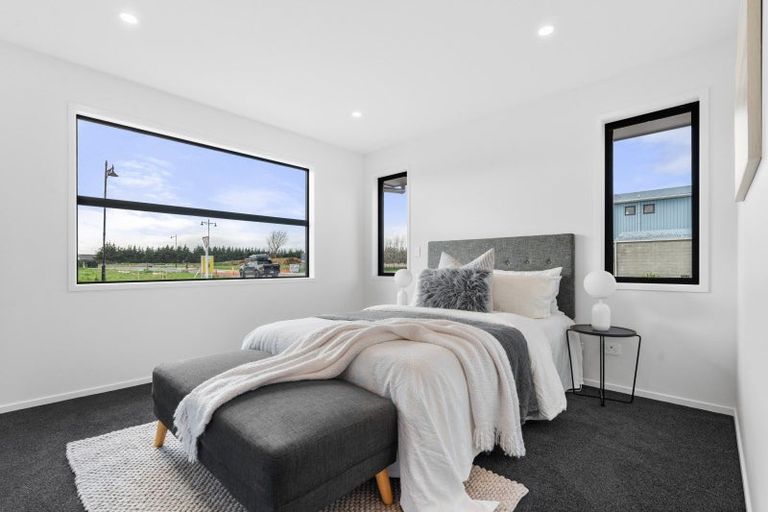 Photo of property in 1 Kakariki Crescent, Carterton, 5713