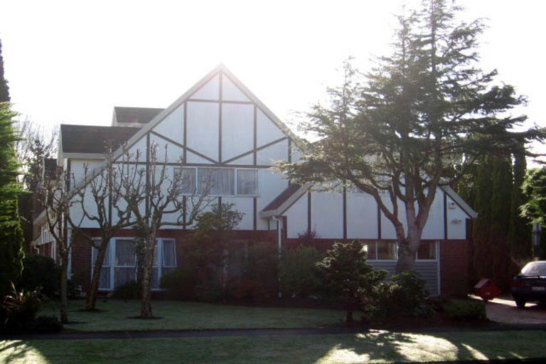 Photo of property in 32 Kentucky Way, Awapuni, Palmerston North, 4412