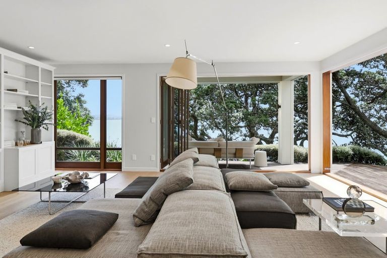 Photo of property in 16 Joan Street, Point Chevalier, Auckland, 1022