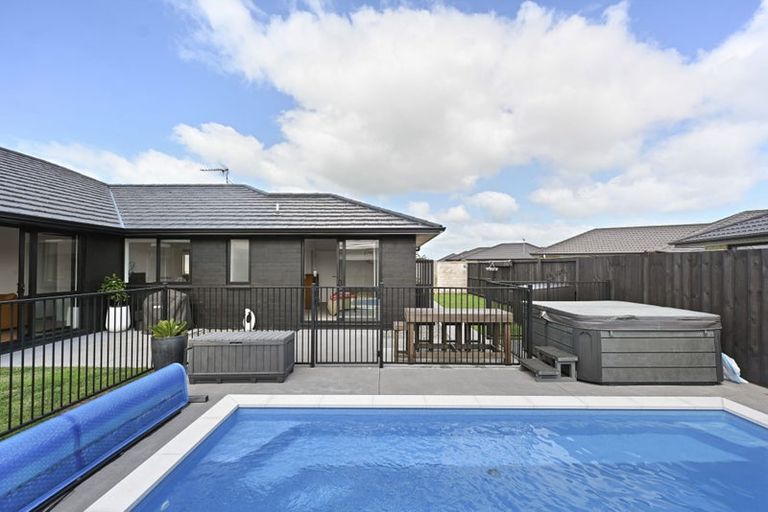 Photo of property in 25 Kimbrae Drive, Rototuna North, Hamilton, 3210