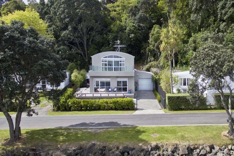 Photo of property in 64a Matakatia Parade, Matakatia, Whangaparaoa, 0930