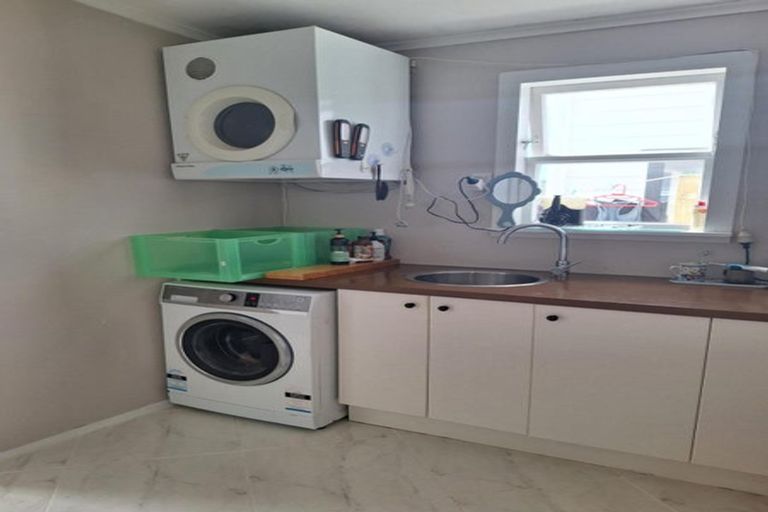 Photo of property in 8 Chamberlain Road, Karori, Wellington, 6012