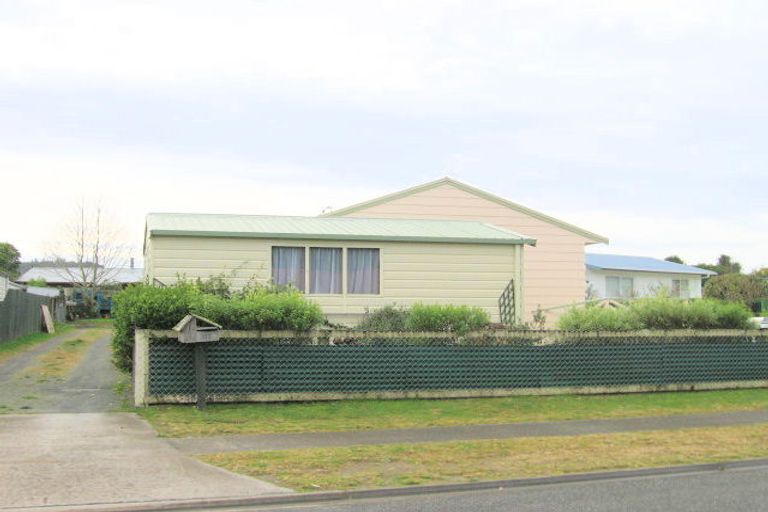 Photo of property in 112a Sharyn Place, Whangamata, 3620