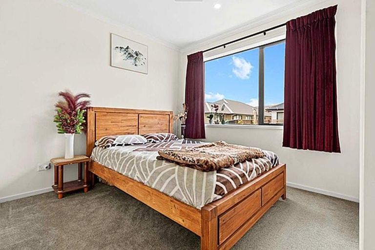 Photo of property in 11 Fermi Lane, Papakura, 2110