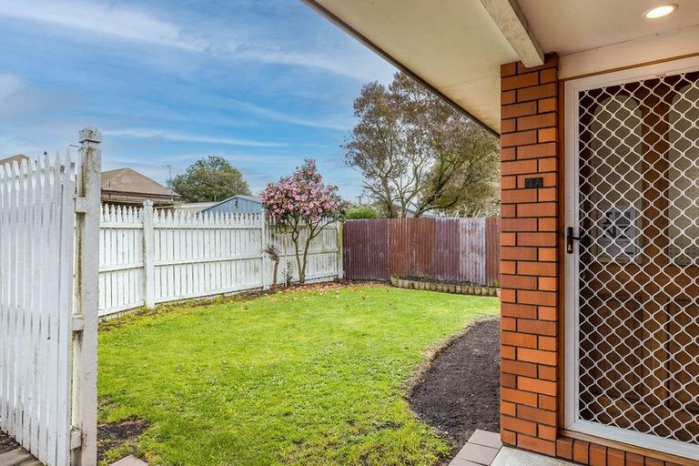 Photo of property in 4a Grassmere Street, Papanui, Christchurch, 8052